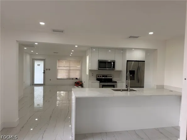4562 Tennyson Dr, North Fort Myers, FL 33903