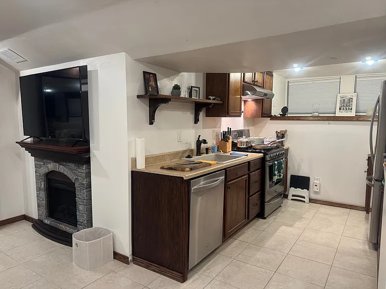 585 Crescent Ave — Photo 11