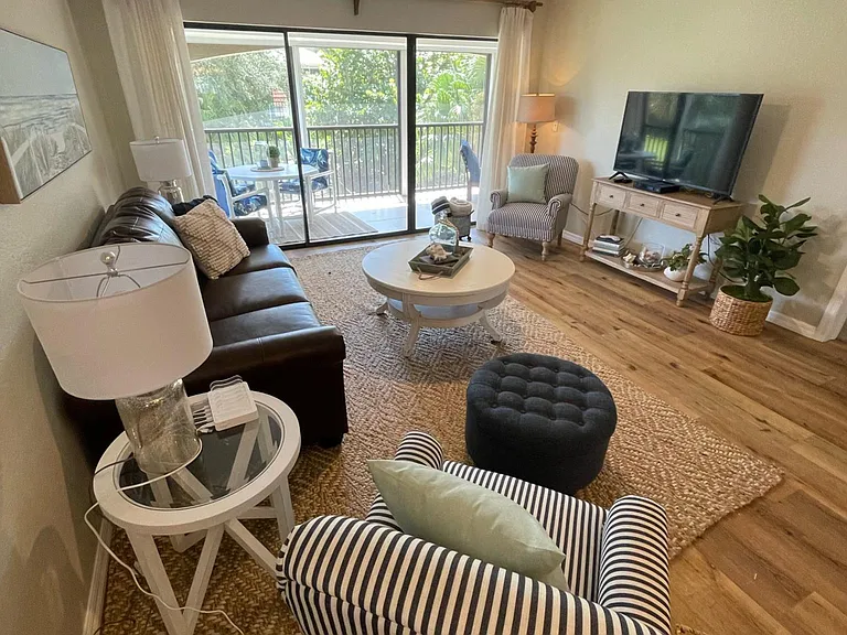 445 Bouchelle Dr #201 — Photo 30