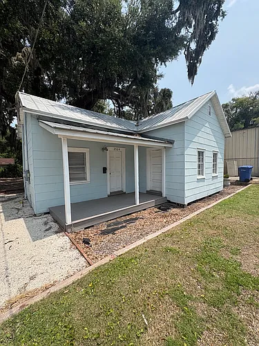 2524 Norwich St Photo 1