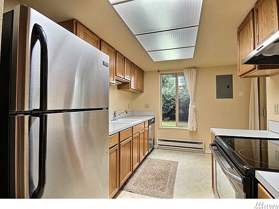2nd image of 4737 W Lake Sammamish Parkway Se #A-108