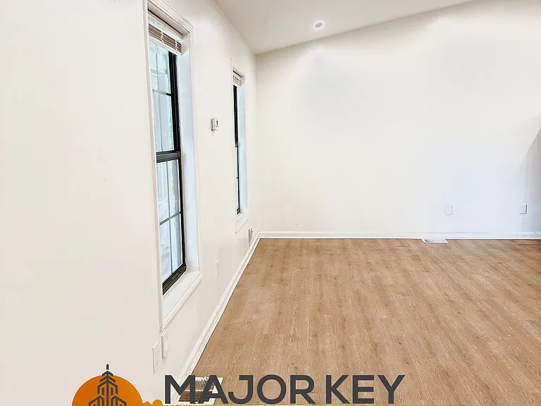 4555 Sugarloaf Pkwy — Photo 11