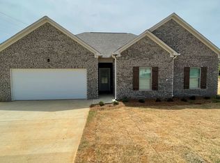 23 Keswick Dr, Eastaboga, AL 36260