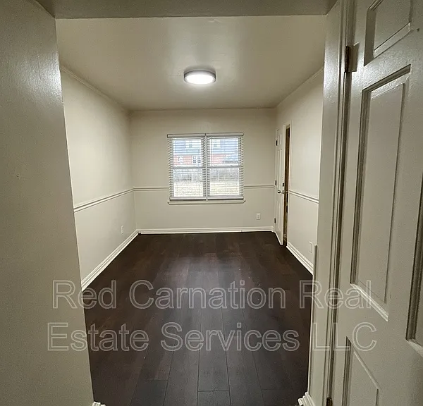 1434 Antoinette Ave — Photo 4