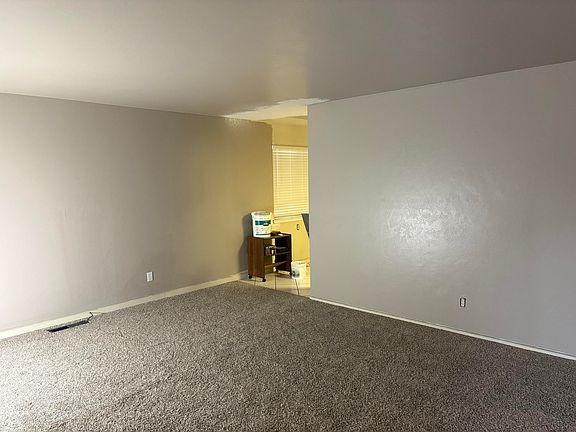 3rd image of 1109 W Riggin Avenue