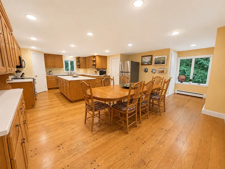 18 McLaughlin Dr — Photo 10
