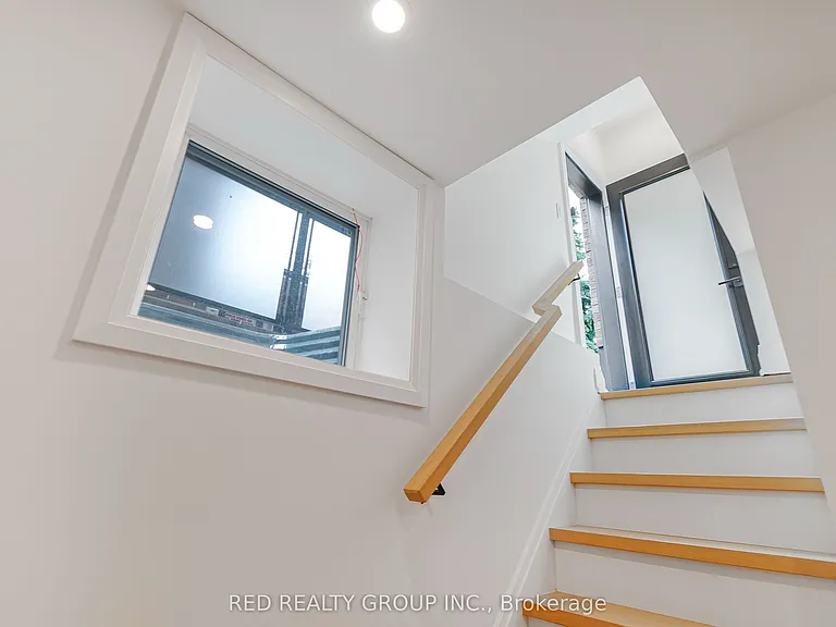 156 Richard Clark Dr — Photo 5
