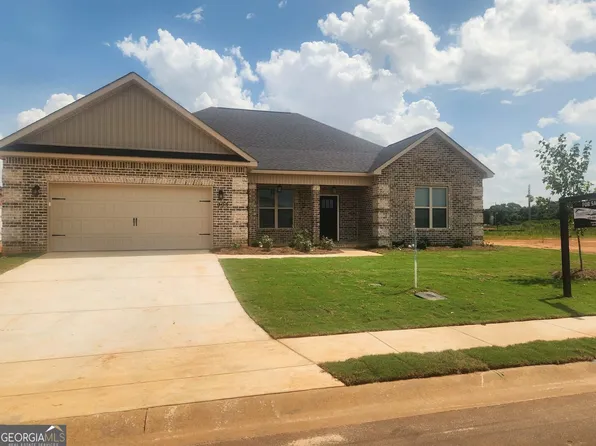 303 Firelight Dr, Byron, GA 31008