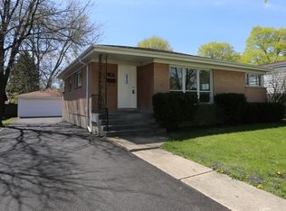 33 E Vermont St, Villa Park, IL 60181