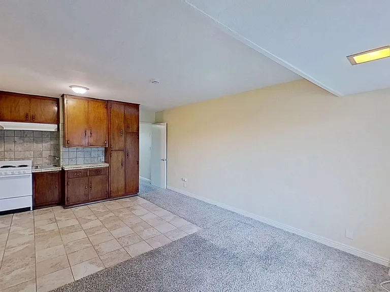11016 Paloma Ave — Photo 1