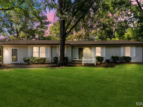 34 Saint Cloud Ct, Lake Saint Louis, MO 63367