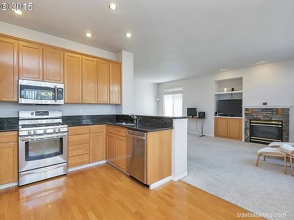 5th image of 2331 NE 14th Pl