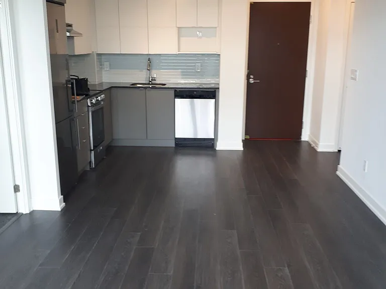 120 Varna Dr #323 — Photo 2