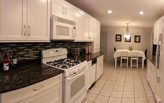 5th image of 1526 Oak St