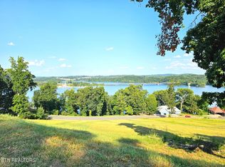 2486 Starboard Crest Rd, Morristown, TN 37814