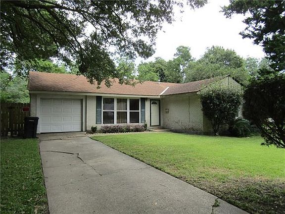 2nd image of 306 River Oaks Dr