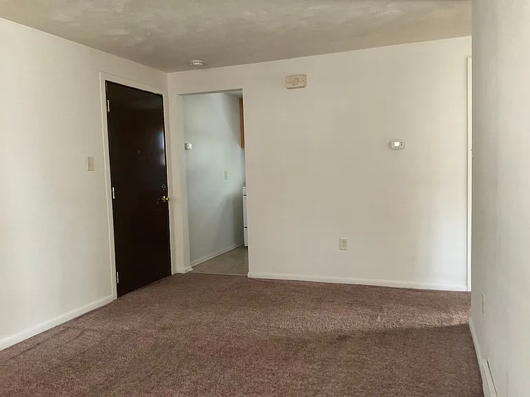 4790 Derry St — Photo 10