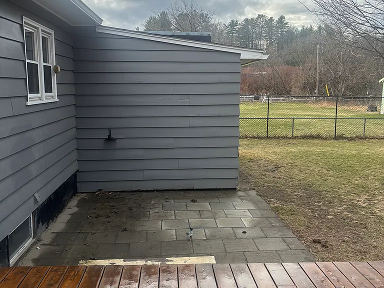 411 Concord Ave — Photo 10
