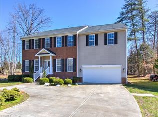 141 Stones Point Ct, Stokesdale, NC 27357