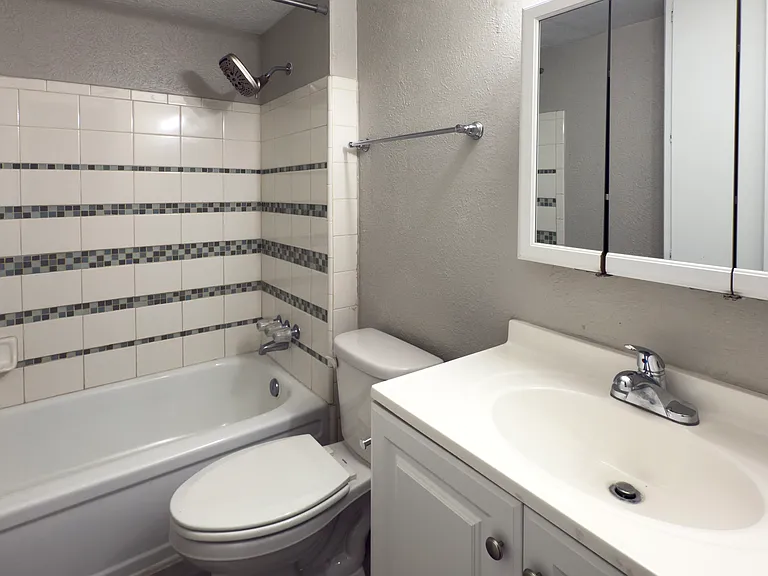 1905 W Morton St #20 — Photo 18