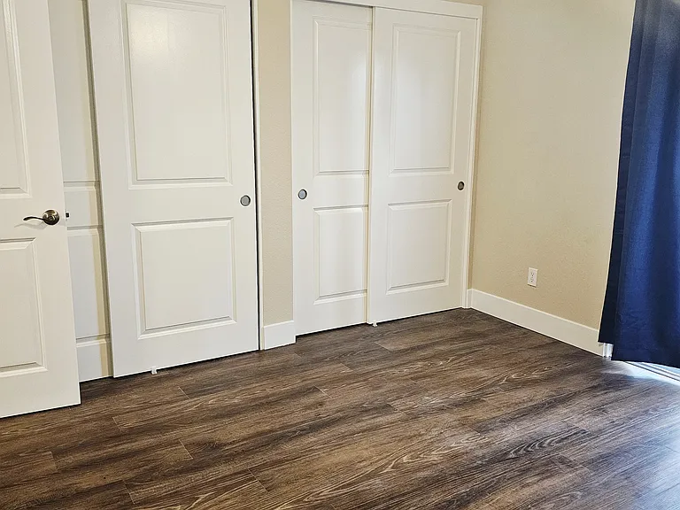 1561 N Manzanita St — Photo 10