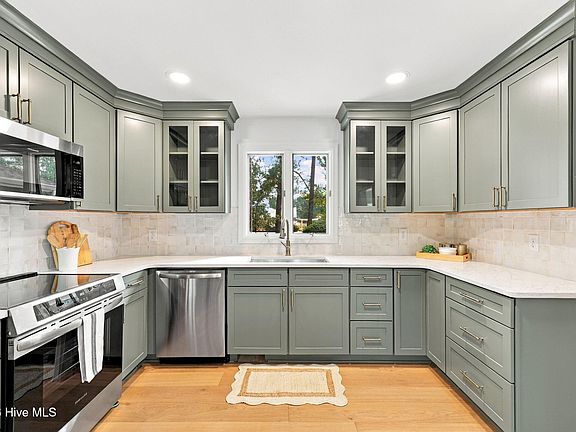 3rd image of 84 Richmond Road