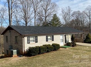 2428 Cedar Valley Dr, Conover, NC 28613