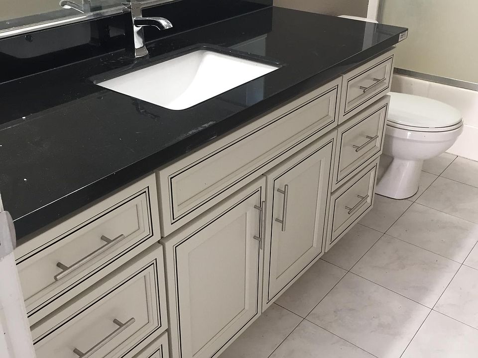 1st image of 640 E 8th St APT 204