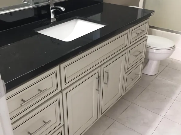 640 E 8th St APT 204, Gilroy, CA 95020