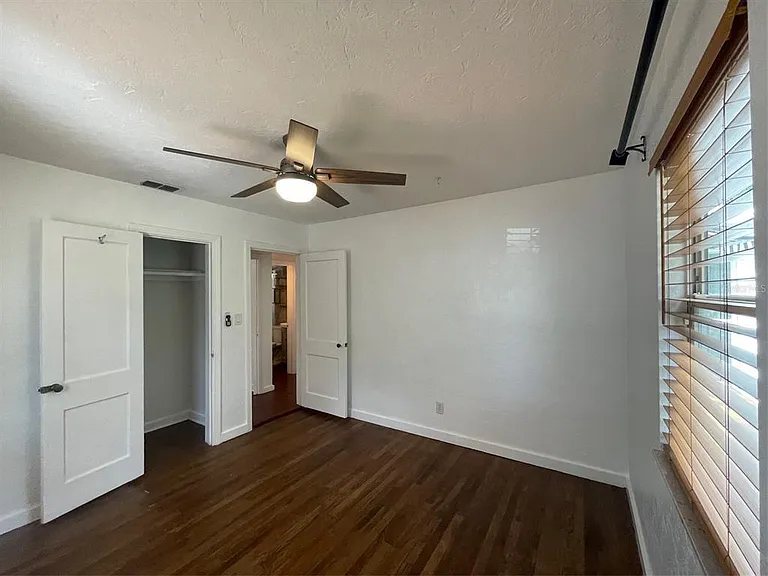 4221 Burlington Ave N — Photo 21