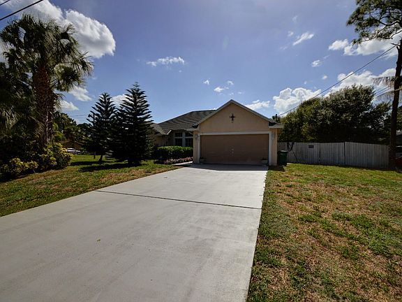 2nd image of 6101 Pinetree Dr