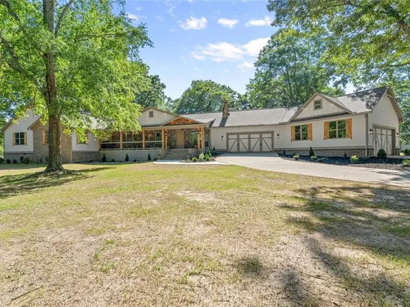 298 P J Roberts Rd, Jefferson, GA 30549
