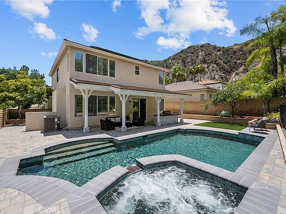 4th image of 25415 Thoreau Way