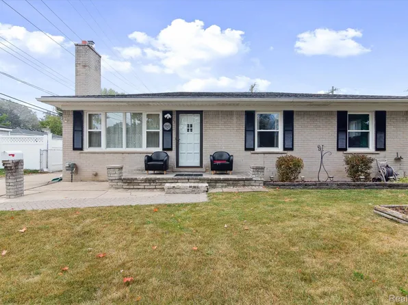 9245 Virginia St, Livonia, MI 48150
