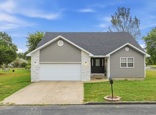 700 Robin Rd, Mountain Grove, MO 65711