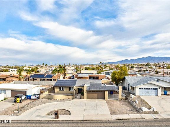 3rd image of 136 Acoma Blvd S