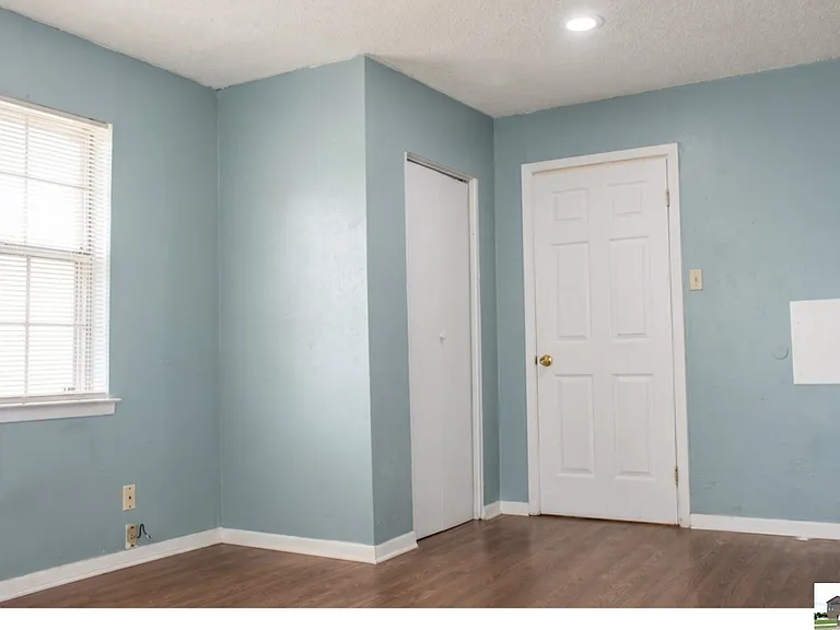 409 Short Ave — Photo 6
