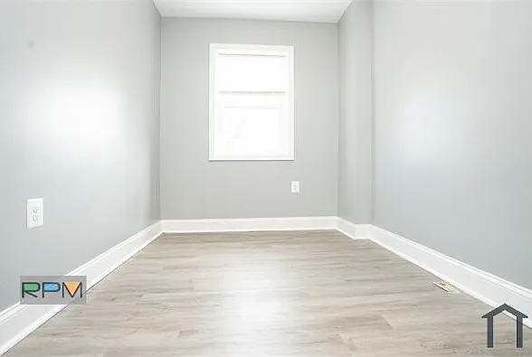 3969 Brooklyn Ave — Photo 10