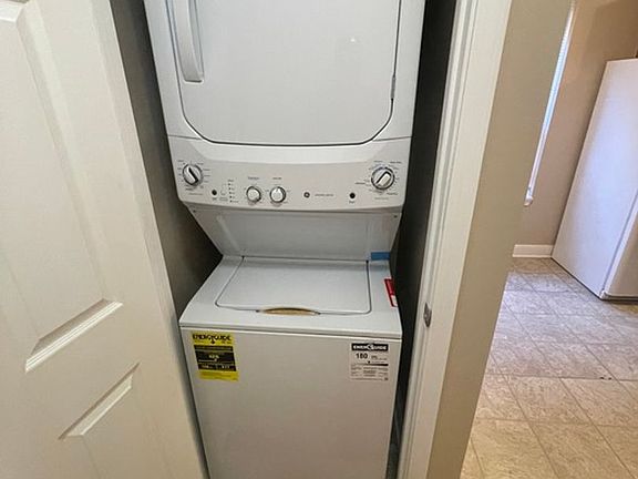 3rd image of 4834-50 W Adams Blvd #2S