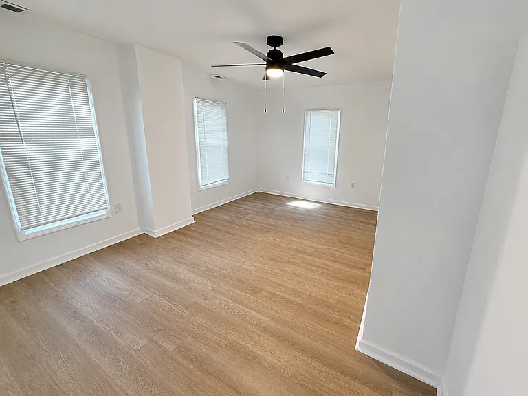 1310 Grand Ave — Photo 6