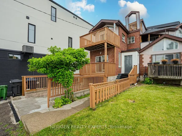 592 A Danforth Rd, Toronto, ON M1K 1E6