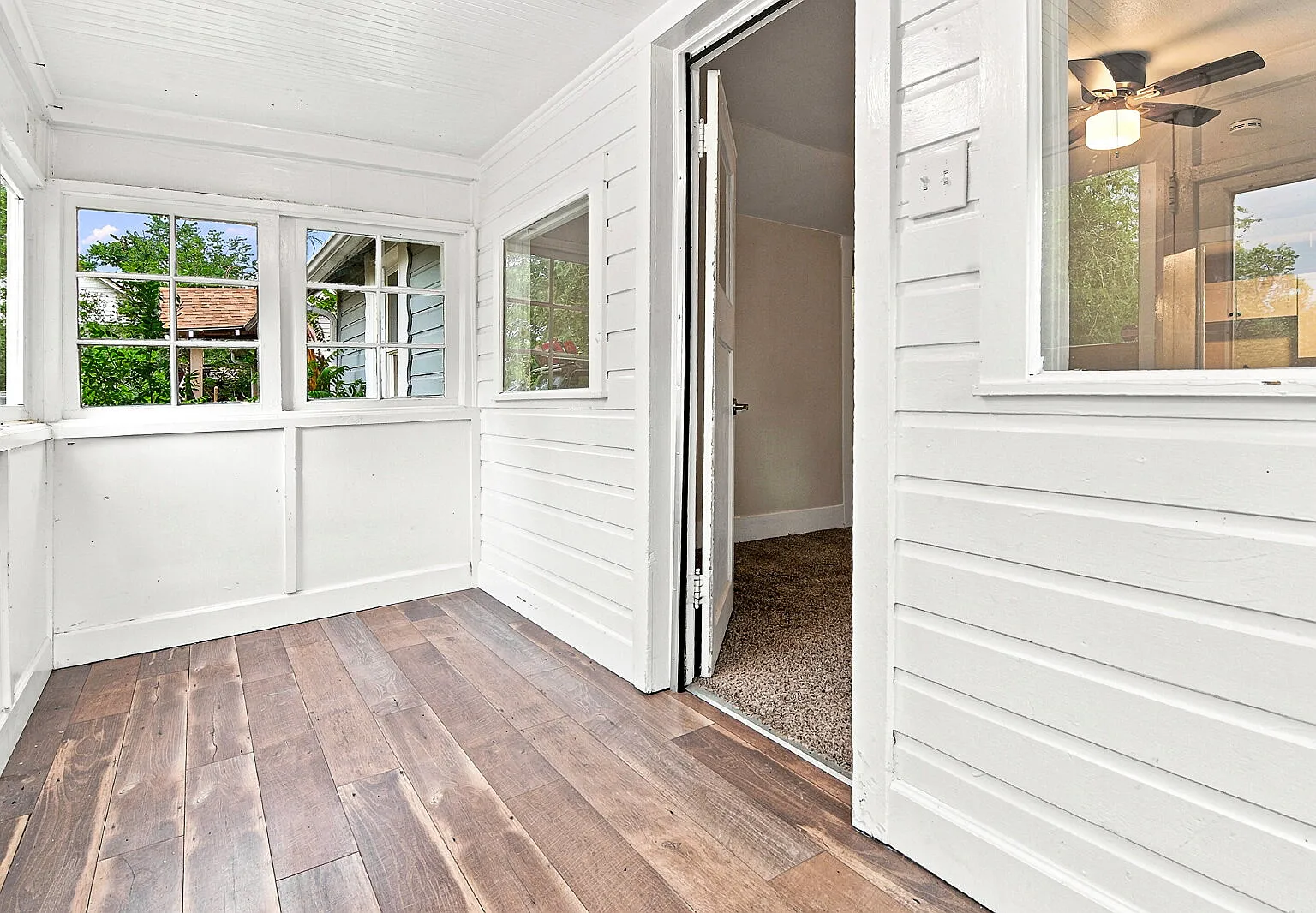 1 bed, 1.0 bath, 564 sqft, $1,496 — Photo 4