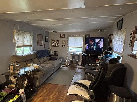2nd image of 115 Middle Dr