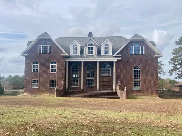 309 Fox Lake Drive, Clinton, NC 28328