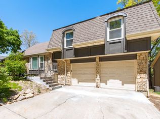 3600 NE Apple Tree Ln, Kansas City, MO 64119
