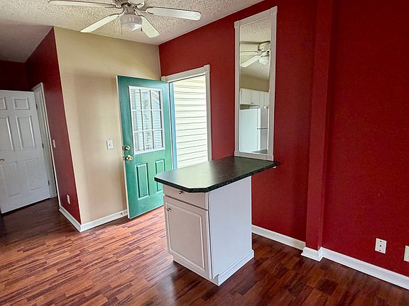 5th image of 507 Unaka Ave E #2
