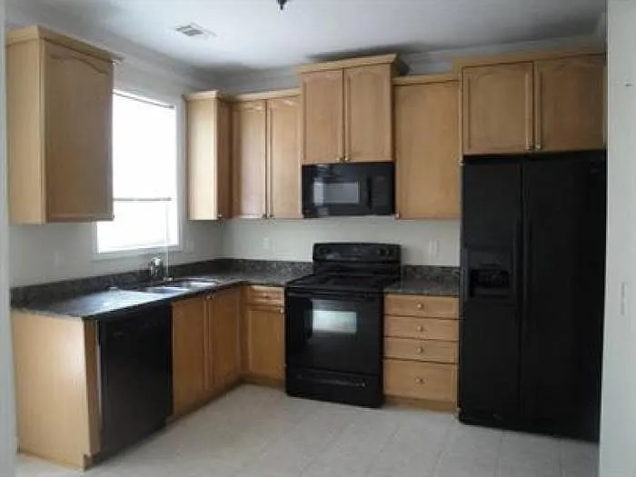 8949 Carroll Manor Dr — Photo 3