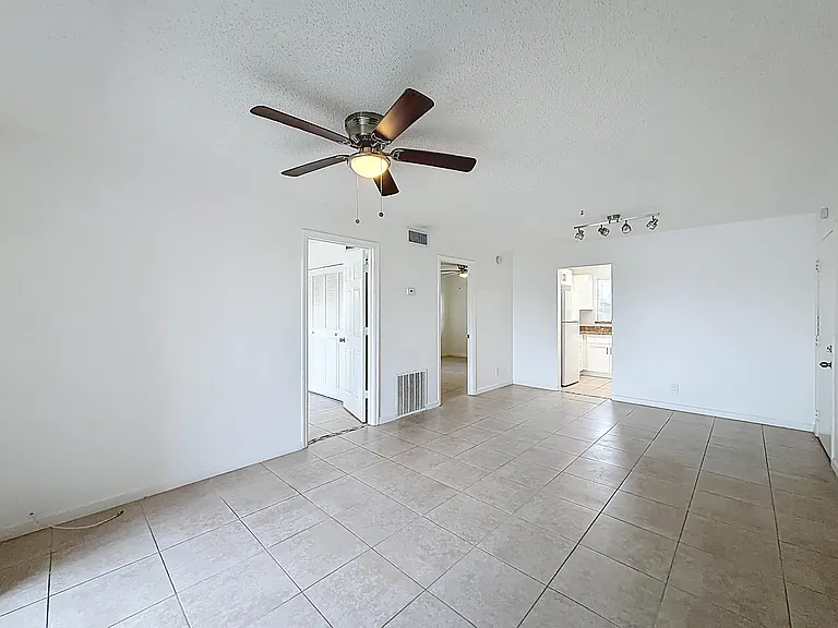 235 Lake Dora Dr #235 — Photo 9