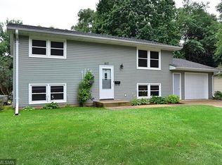 817 12th St SW, Faribault, MN 55021