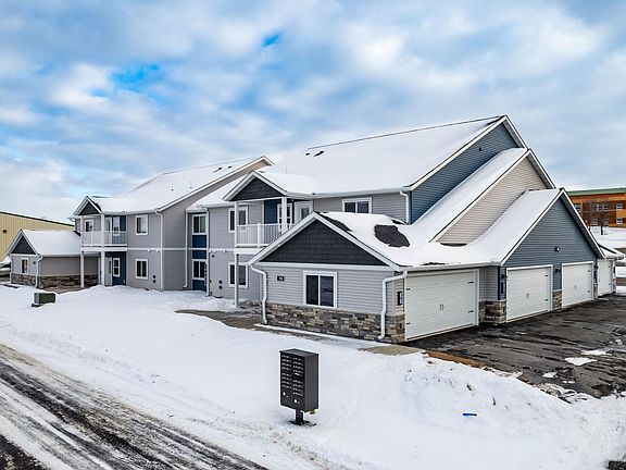 3rd image of 730 Peregrine Cir #4